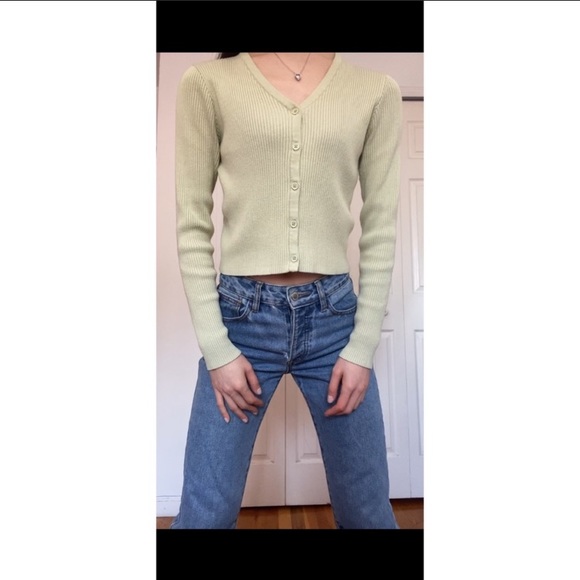 Brandy Melville Shannon sweater in pastel green - Picture 3 of 5